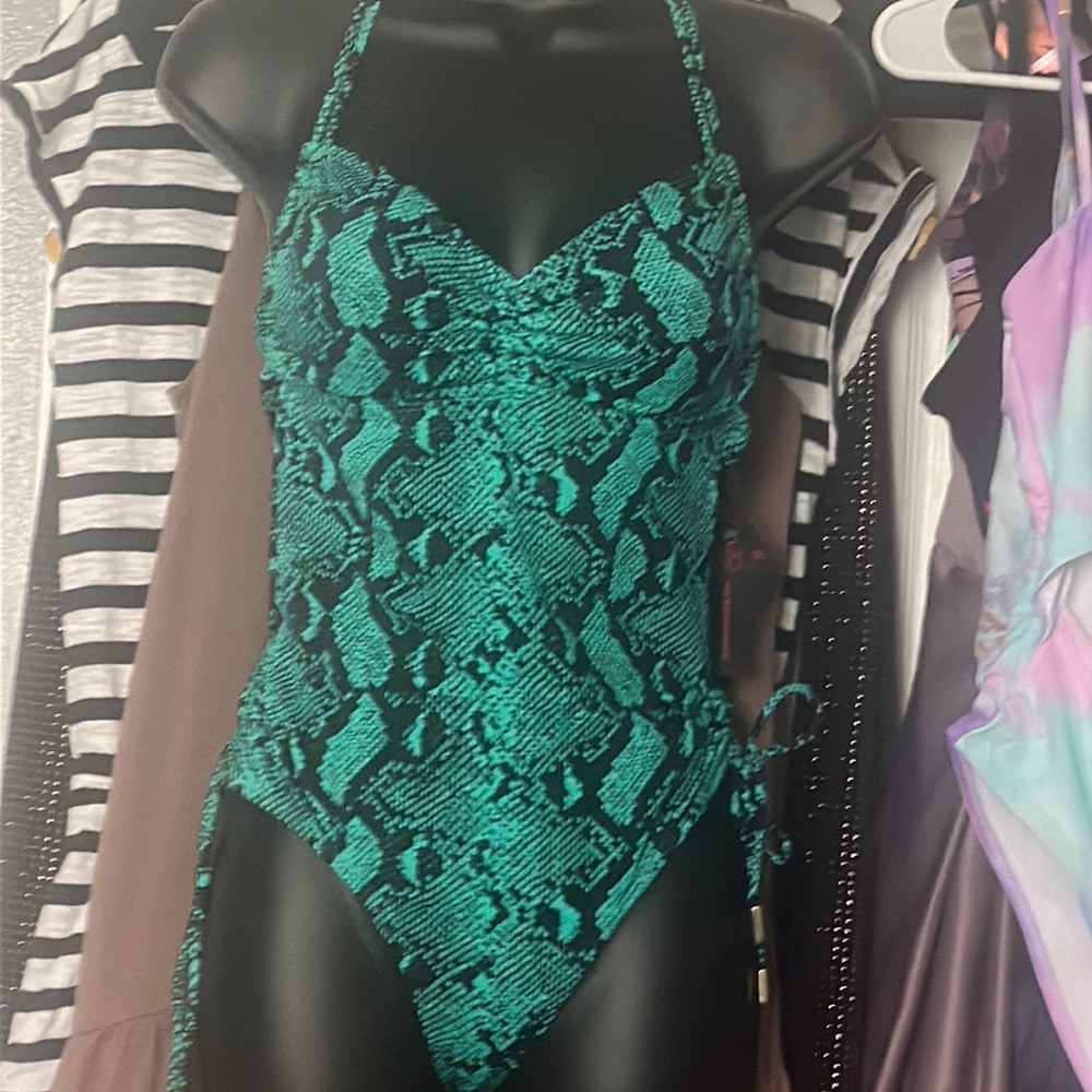 Sz S NWT